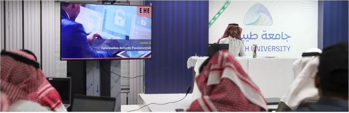جلسة تدريبية في دورة الاختراق الأخلاقي EHE