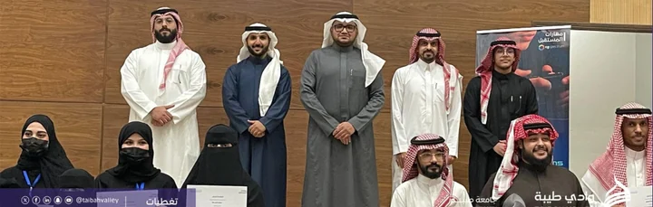 المشاركون والمدربون في معسكر تطوير الألعاب باستخدام Unity
